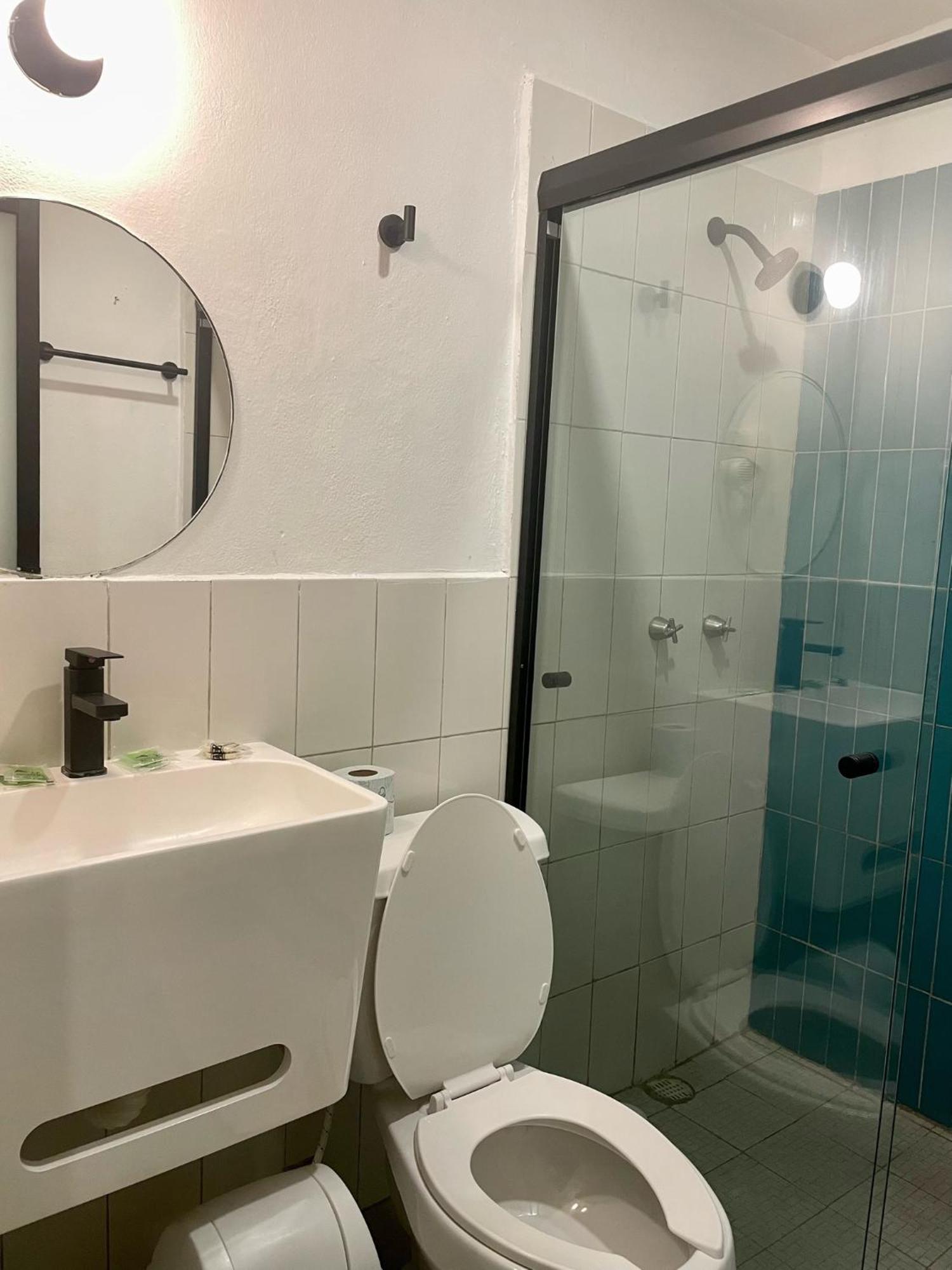 Moloch Hostel & Suites Cancun Exterior photo