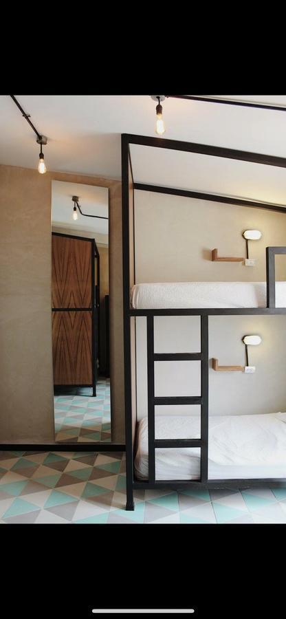 Moloch Hostel & Suites Cancun Exterior photo